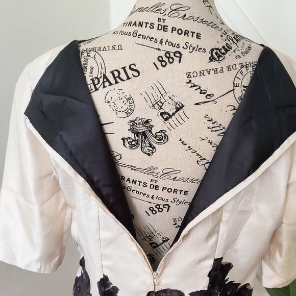 Vintage Hand Made Elegant Off White and Black Floral Dress, 50s Look. Size Large - Picture 5 of 5
